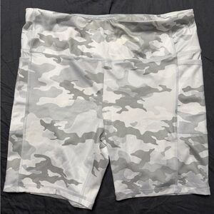 Athletic Works White & Gray Camo Bike Shorts